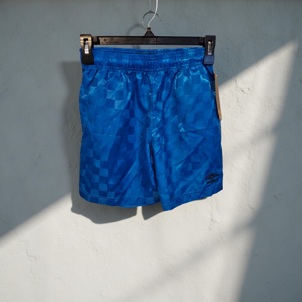 1 NWT Unisex Size Medium 10/12 Umbro Blue Checkered Shorts